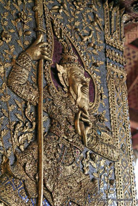 Porte du vihara du Bouddha Couché, Wat Pho (Wat Phra Chettuphon), Bangkok - Thaïlande
