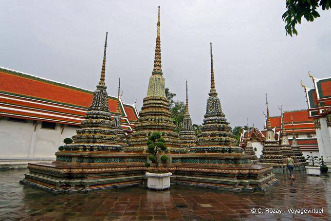 Chedis de style Ratanakosin, Wat Pho, Bangkok - Thaïlande