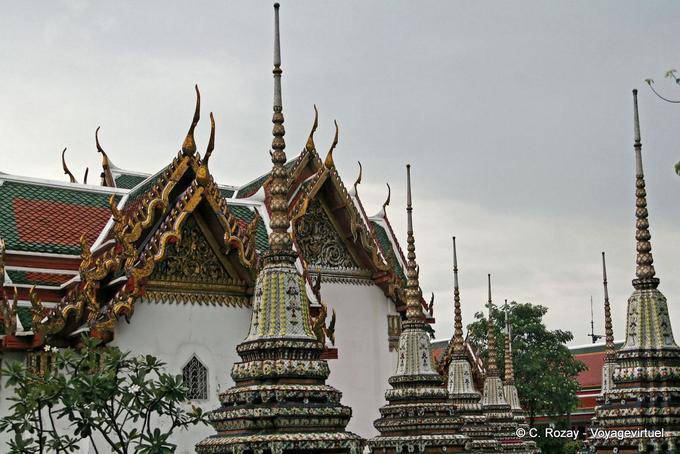 Décoration en porcelaine sur les stupas, Wat Pho, Bangkok - Thaïlande