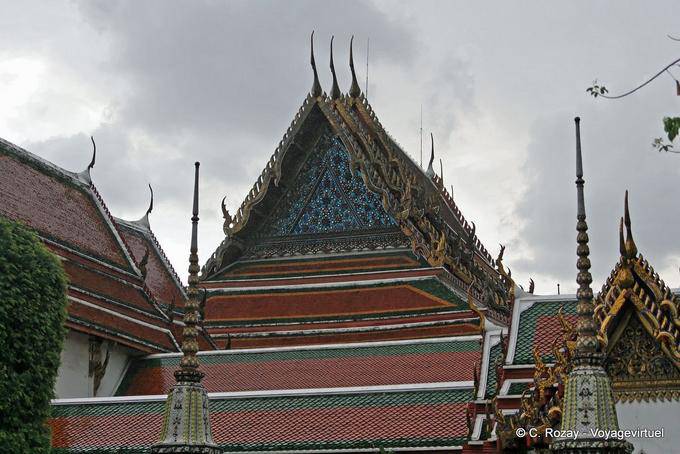 Détail du Prasat Phra Thep Bidon, Wat Pho, Bangkok - Thaïlande