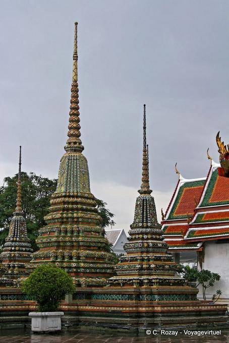 Le Chedi Rai derrière le Phra Rabieng, Wat Pho (Wat Phra Chettuphon), Bangkok - Thaïlande