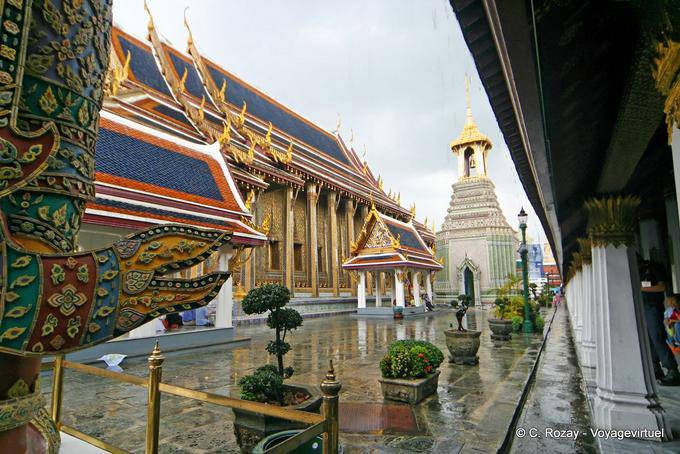 Vue sur la Chapelle du Bouddha Gandhara, Wat Phra Kaeo, Bangkok - Thaïlande