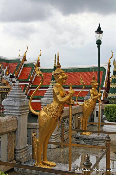 Aponsi sur une terrasse, Wat Phra Kaeo, Bangkok - Thaïlande