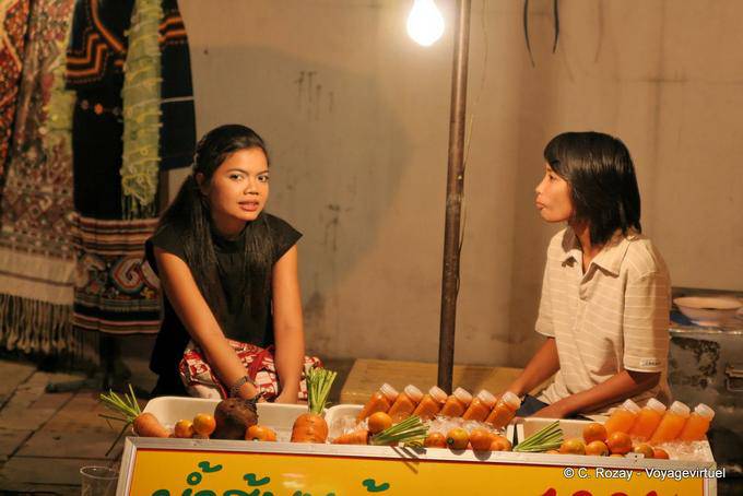 Marchandes de jus de carottes, Chiang Mai - Thaïlande