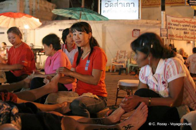 Masseuse de pieds, Chiang Mai - Thaïlande