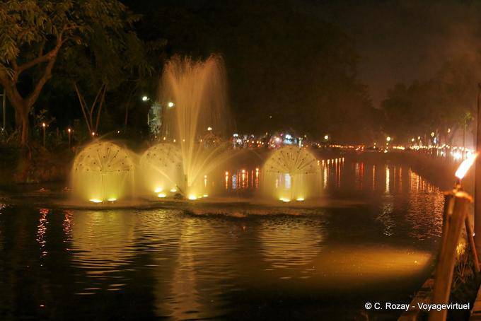 Jets sur la rivière Ping, Chiang Mai - Thaïlande