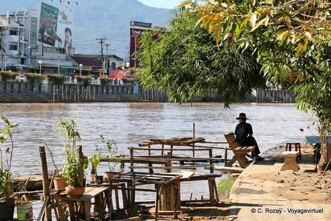 Le long de la rivière Ping, Chiang Mai - Thaïlande