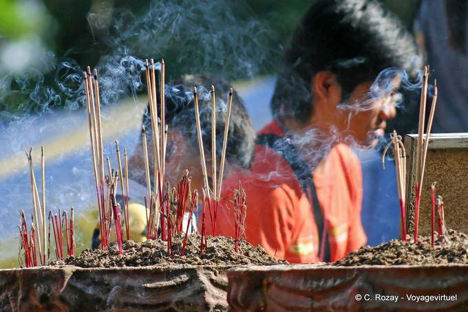 Encens, Chiang Mai Temple - Thaïlande