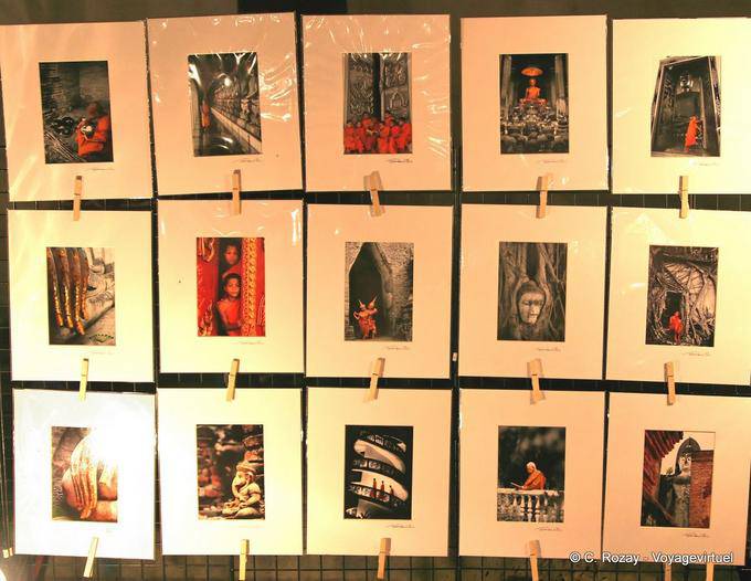 Images à vendre au marché de nuit, Chiang Mai - Thaïlande