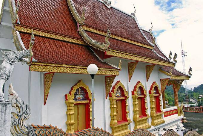 Le temple de la montagne, vue de côté, Région de Chiang Mai - Thaïlande
