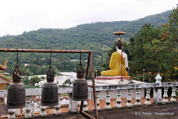 Cloches d'un temple aux environs de Chiang Mai - Thaïlande