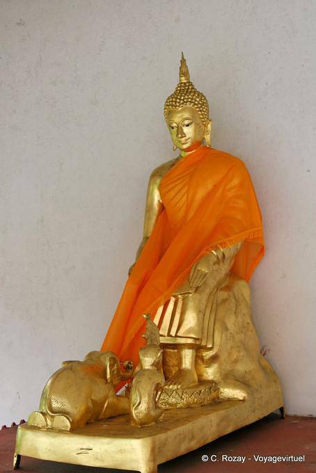 Bouddha du Mercredi (après le coucher du soleil), Phra Pang Reerai, Chiang Mai - Thaïlande