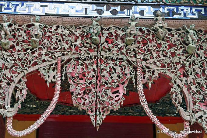 Style alambiqué, Wat Sri Chum, Lampang - Thaïlande