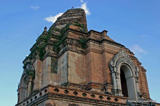 Haut du Chedi de brique, Wat Chedi Luang, Chiang Mai - Thaïlande