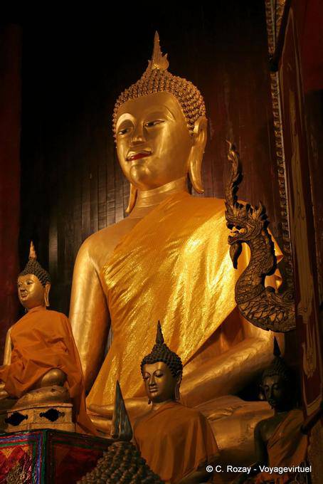 Golden buddha, Wat Chedi Luang, Chiang Mai - Thaïlande