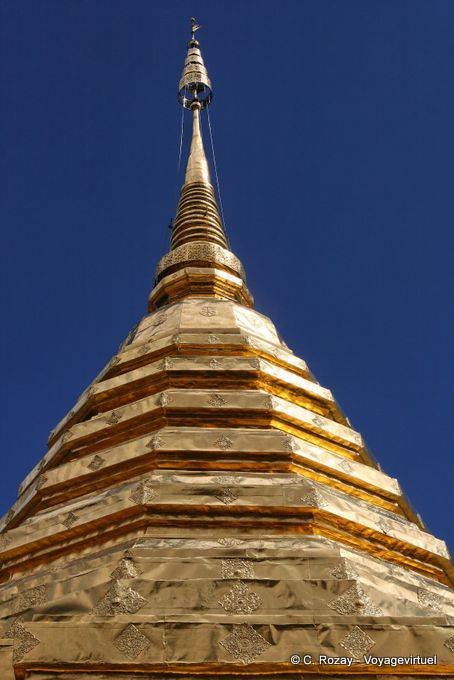 Haut du chedi, Wat Doi Suthep, Chiang Mai - Thaïlande