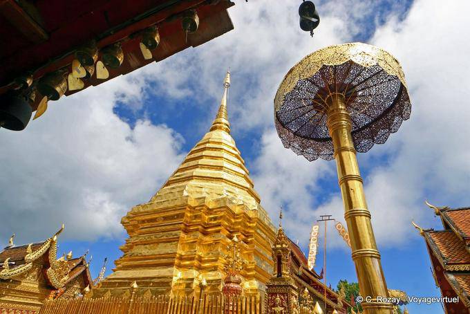 L'ombrelle d'or et le chedi, Wat Doi Suthep, Chiang Mai - Thaïlande