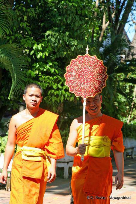 Jeunes moines rieurs, Wat Phra Sing, Chiang Mai - Thaïlande