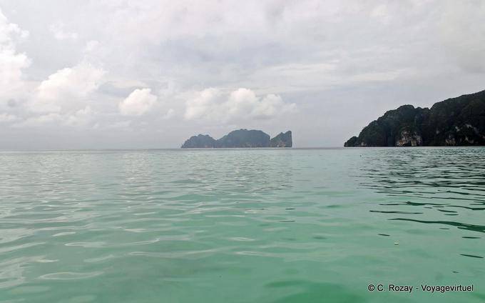 Hin Phae depuis la Long Beach, Koh Phi Phi - Thaïlande