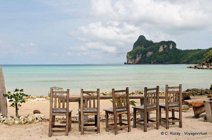 Convivialité préparée sur Long Beach, Koh Phi Phi - Thaïlande