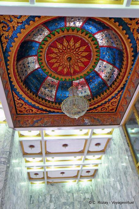 Le plafond du Wat Chaitararam (Wat Chalong), Phuket - Thaïlande