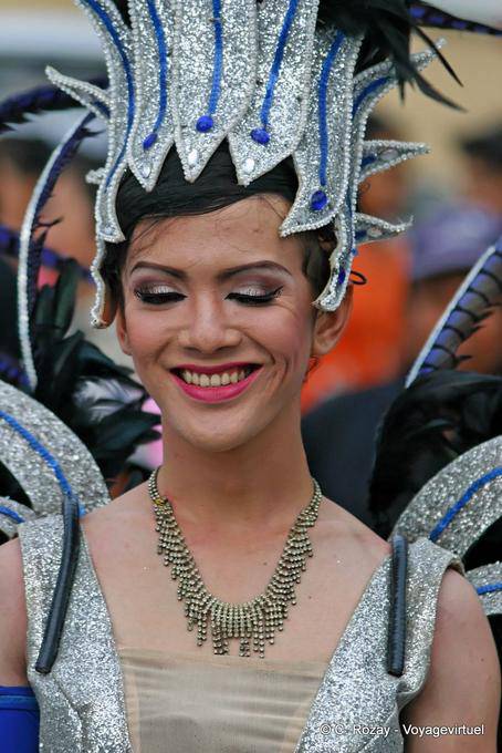 Jeune timide, Patong Festival, Phuket - Thaïlande