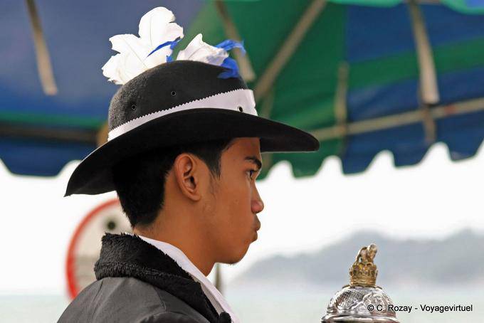 Jeune homme à chapeau, Patong Festival, Phuket - Thaïlande