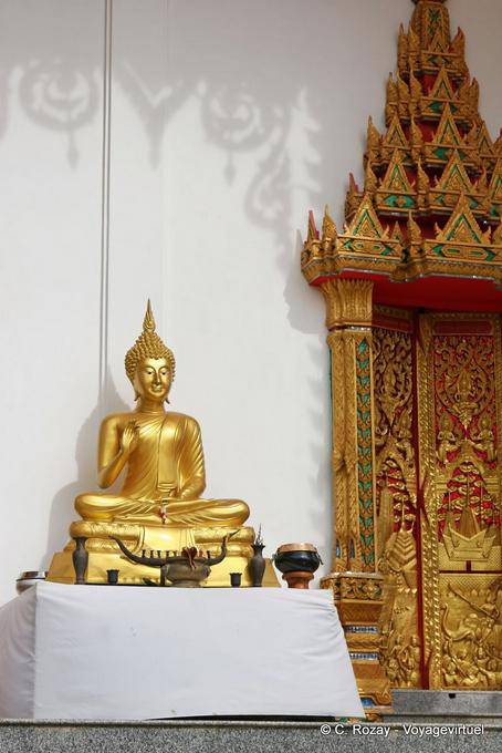 Bouddha à l'entrée du Wat Suwan Khiri Wong, Patong, Phuket Temple - Thaïlande