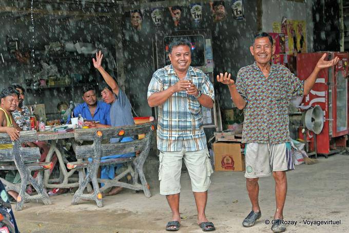 Bonne humeur au bistrot, Phuket Town Gypsy - Thaïlande