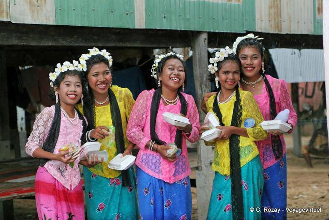 Jeunes filles en fleurs, Phuket Town Gypsy - Thaïlande
