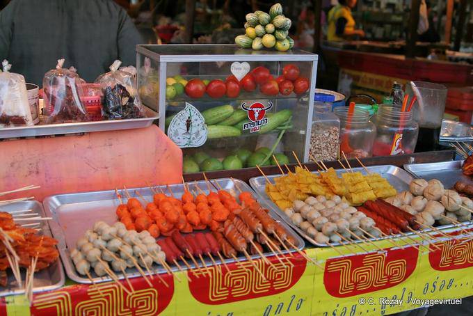 Etal de brochettes variées, Sukhothai - Thaïlande