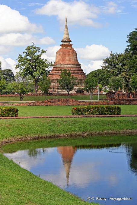 Chedi en forme de cloche, Sukhothai, Wat Mahathat - Thaïlande