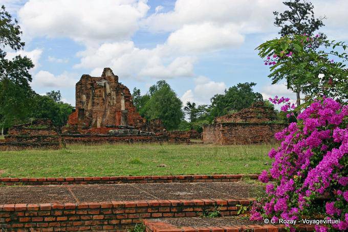 Ruines de temple khmer, Sukhothai, Wat Phra Pai Luang - Thaïlande