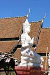 Statue à genoux, Chiang Mai Temple, Thaïlande.