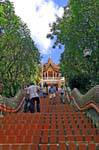 Le grand escalier, Wat Doi Suthep, Chiang Mai, Thaïlande.