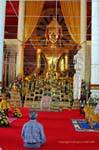 Intérieur du Viharn Luang, Wat Phra Sing, Chiang Mai, Thaïlande.
