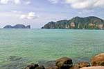 Encore une vue depuis la Long Beach, Koh Phi Phi, Thaïlande.
