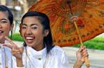 Fille à ombrelle, Patong Festival, Phuket, Thaïlande.