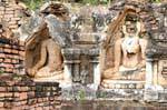 Bouddhas en niches, Sukhothai, Wat Mahathat, Thaïlande.