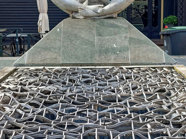 Bastia Place du Marche 035