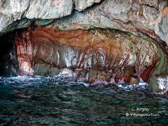 Calanques de Piana Grotte des Amoureux 320