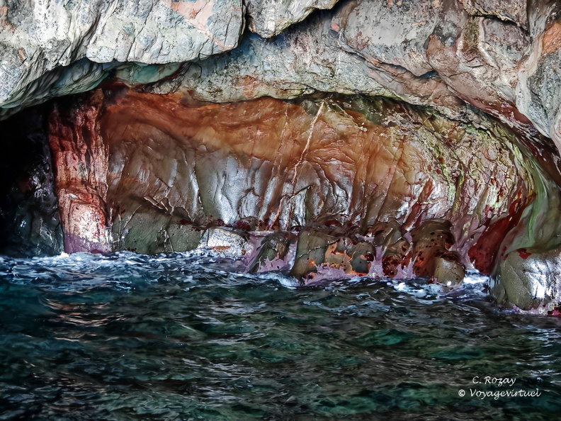 Calanques de Piana Grotte des Amoureux 320