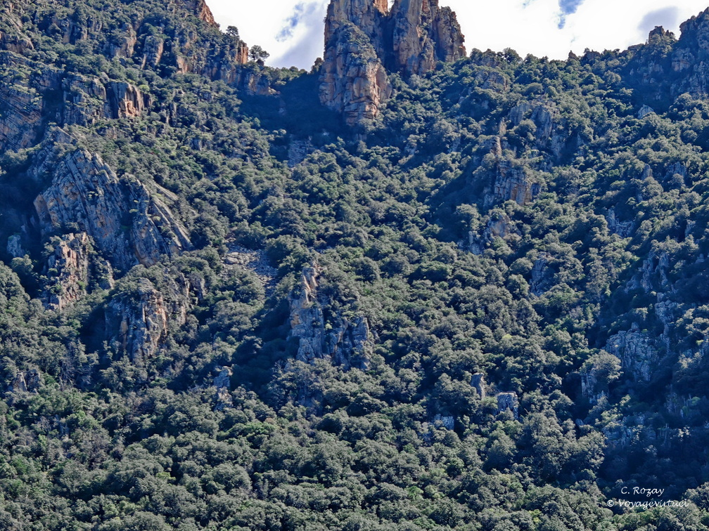 Calanques de Piana Le chateau de pierre 368
