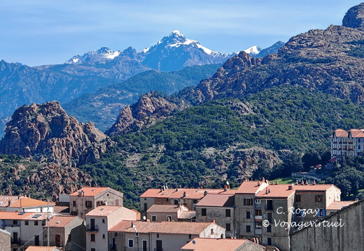Piana Les montagnes vue depuis le village 413