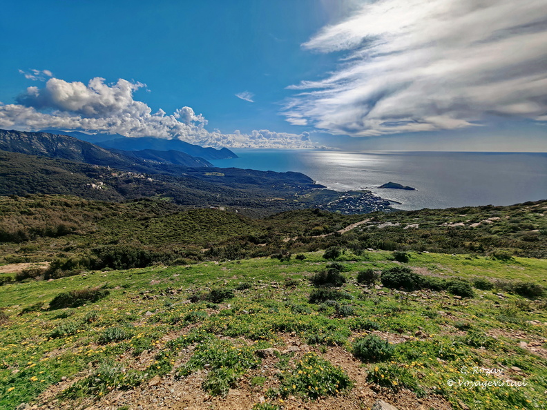 Col de la Serra Panorama sur le port de Centuri et ilot de Capense 120