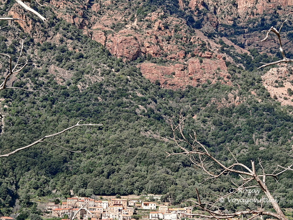 Rencontres et paysage Sur la D84 entre Porto et Evisa 377