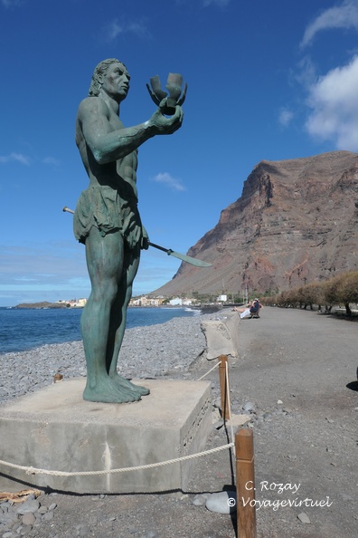 La statue de Hautacuperche sur la plage de la Puntilla La Gomera Canaries