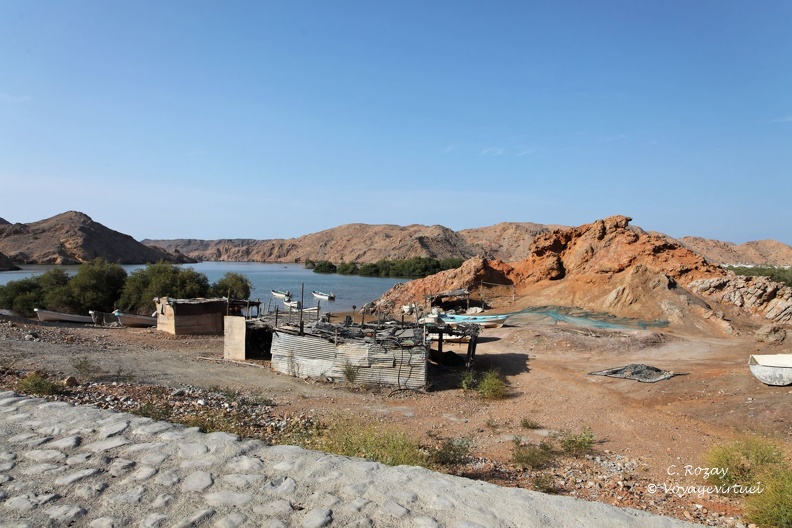 Point de vue sur le paysage de fjord à Al Khairan, entre Yiti et As Sifah.  Environs De Muscat