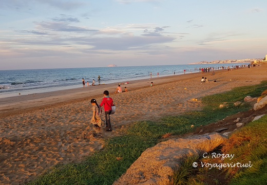 Oman 2018 11 17 beach mascate