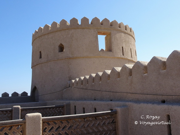 Oman 2018 11 15 12 36 quriyat fort